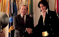 Elvis & Nixon